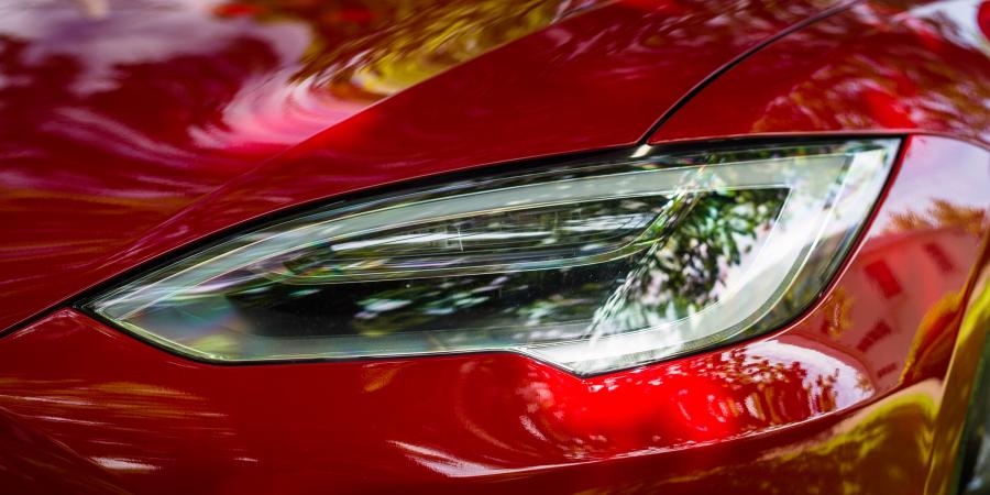 Детали экстерьера Tesla Model S P90D 2016 года  (AU) (фото 2 из 12)